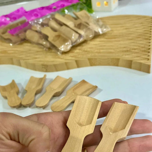 Lot de 30 cuillères en bambou naturel