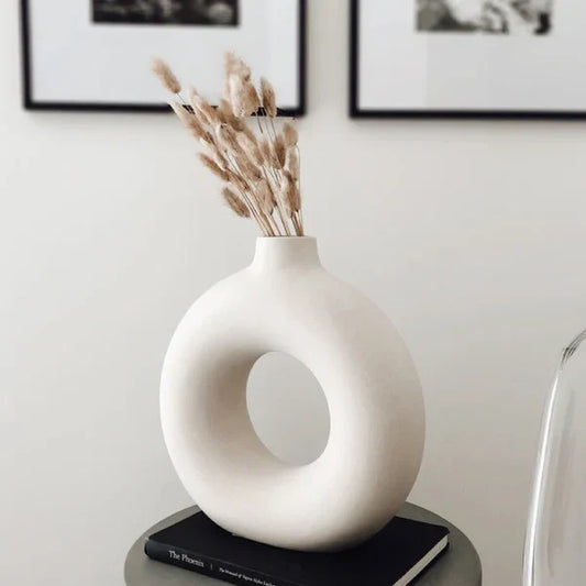 Vase Sculptural qui Sublime Votre Décor